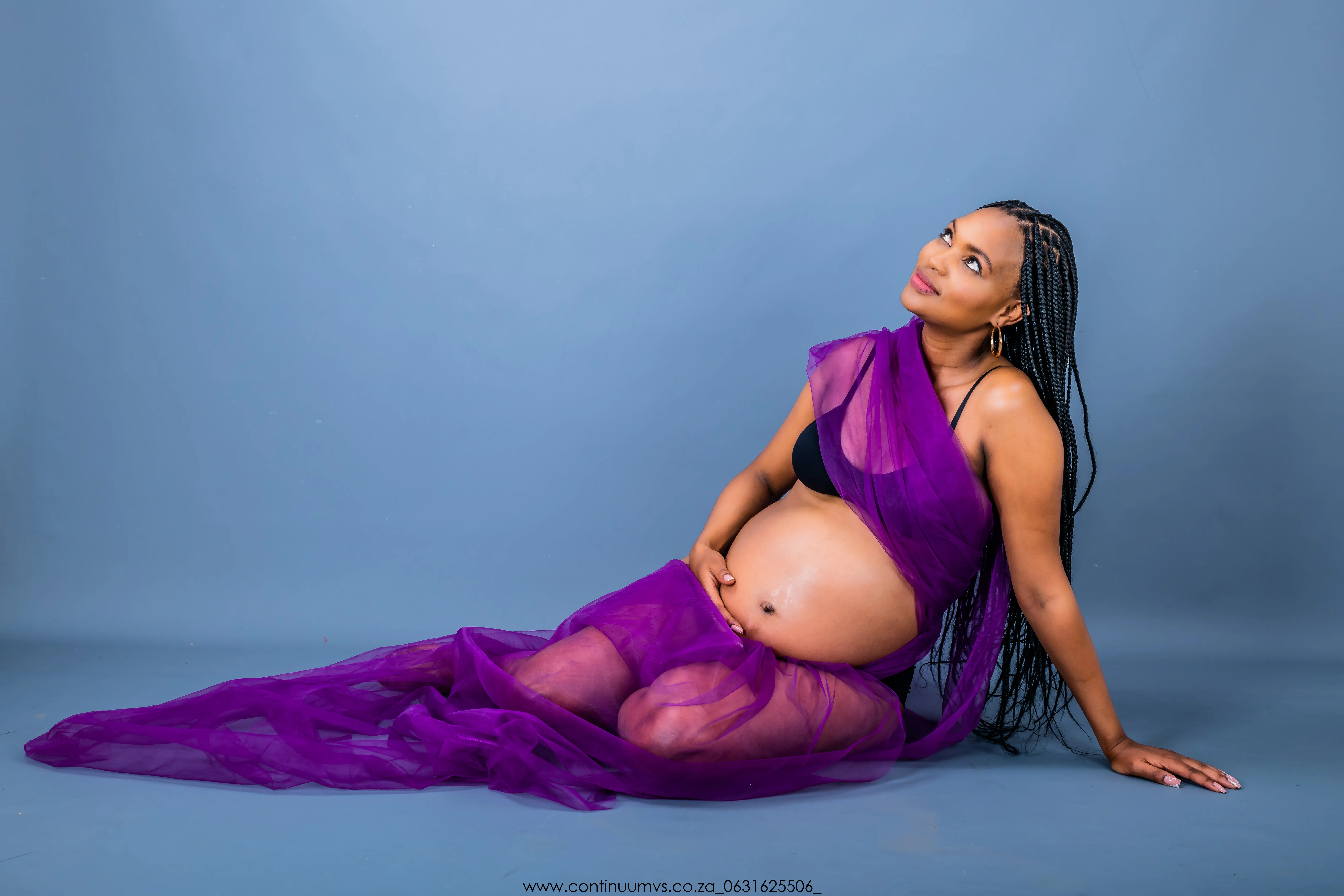 Maternity shoot — outdoor golden hour portrait