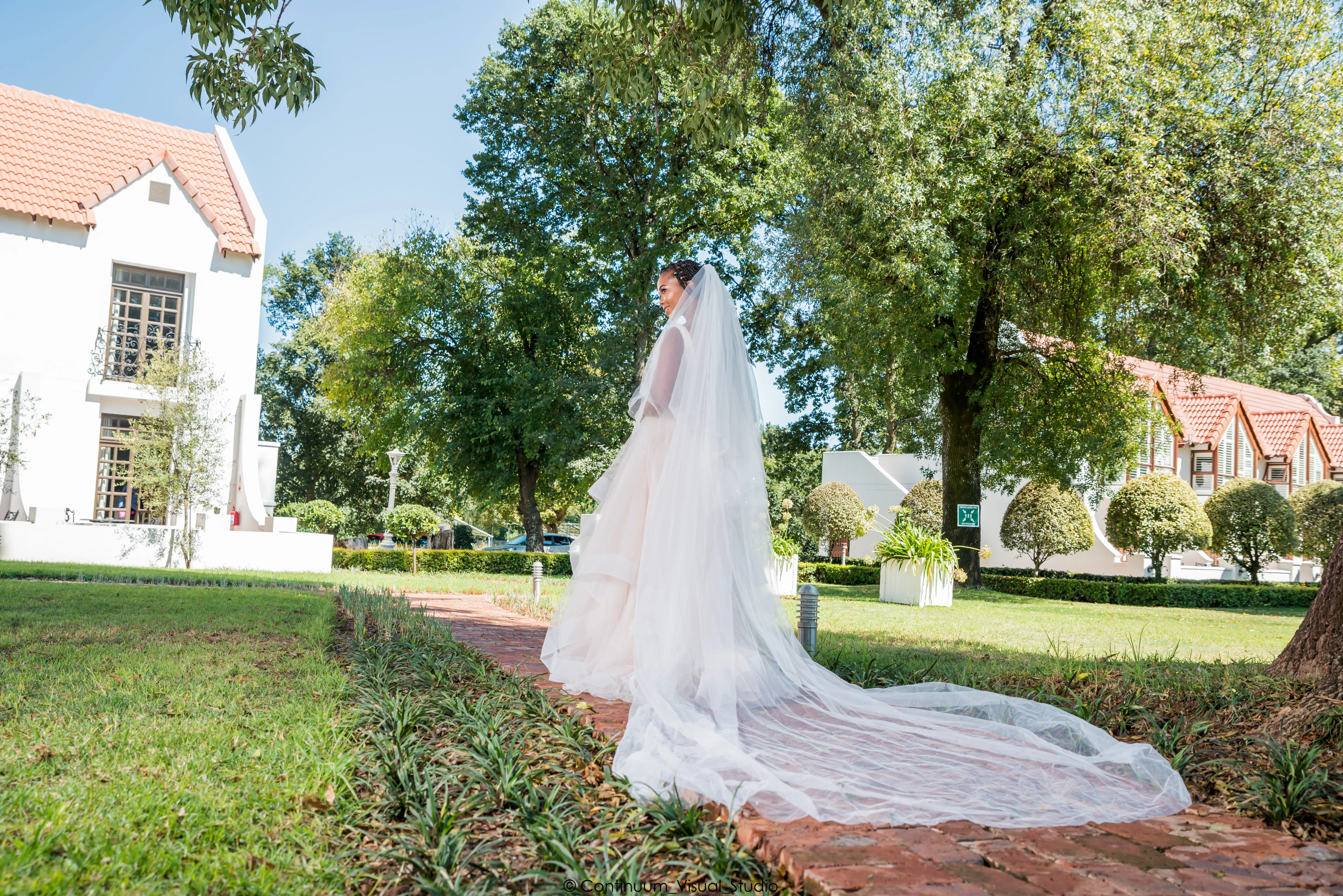 Wedding photography — couple portrait ceremony
